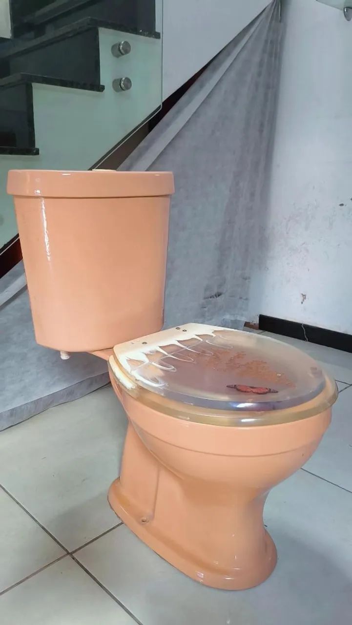 Vaso sanitário com caixa acoplada  - Foto 4