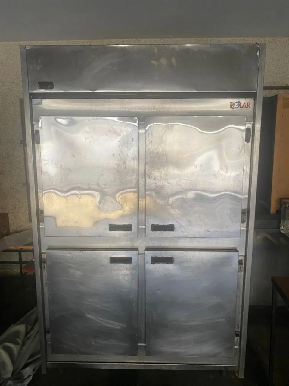 Geladeira comercial vertical Polar