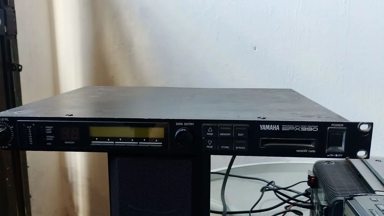 Yamaha SPX990  processador digital profissional 