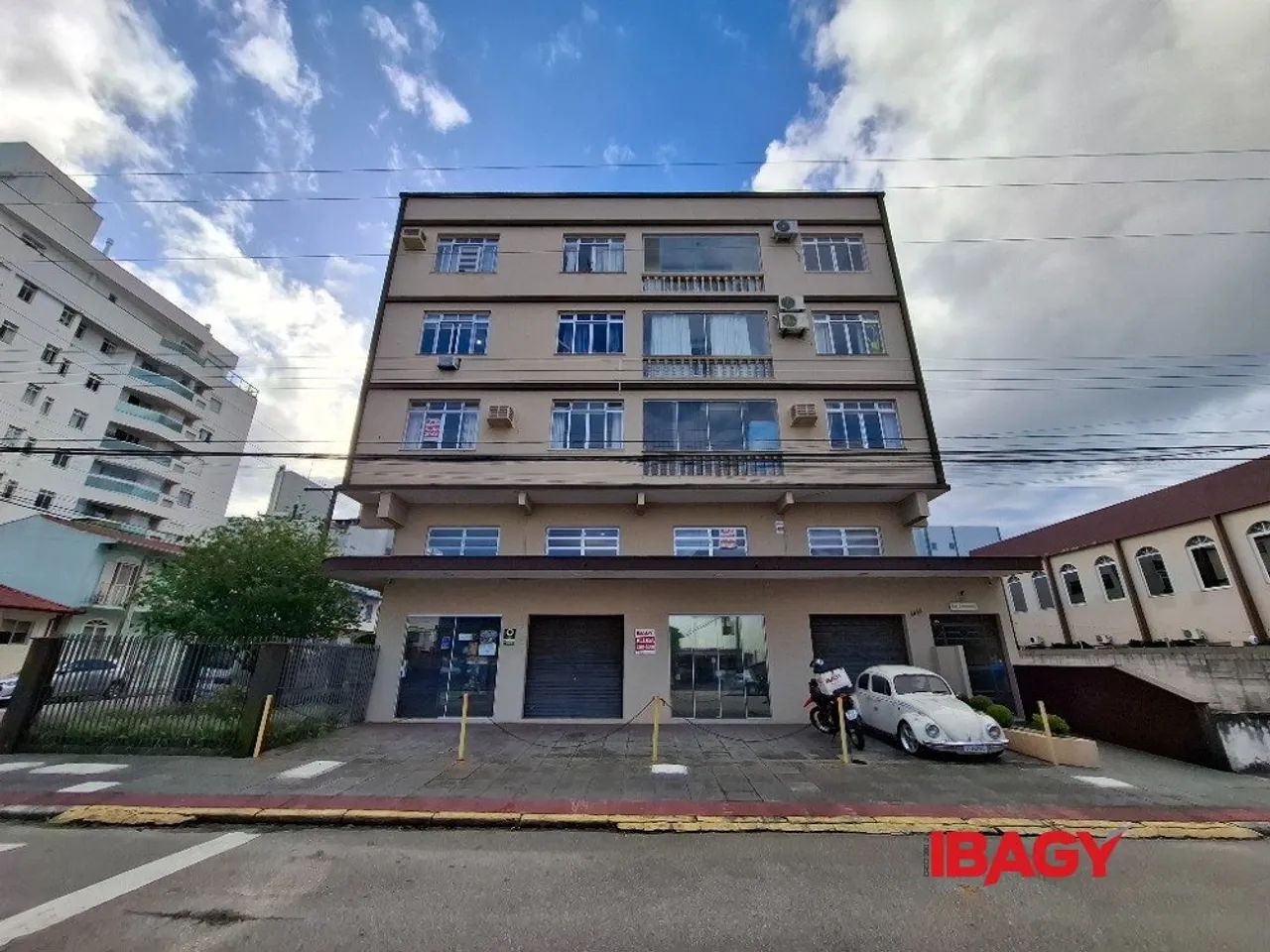 Excelente Apartamento 4 dormitório(s) em Balneário - Florianópolis - Foto 2