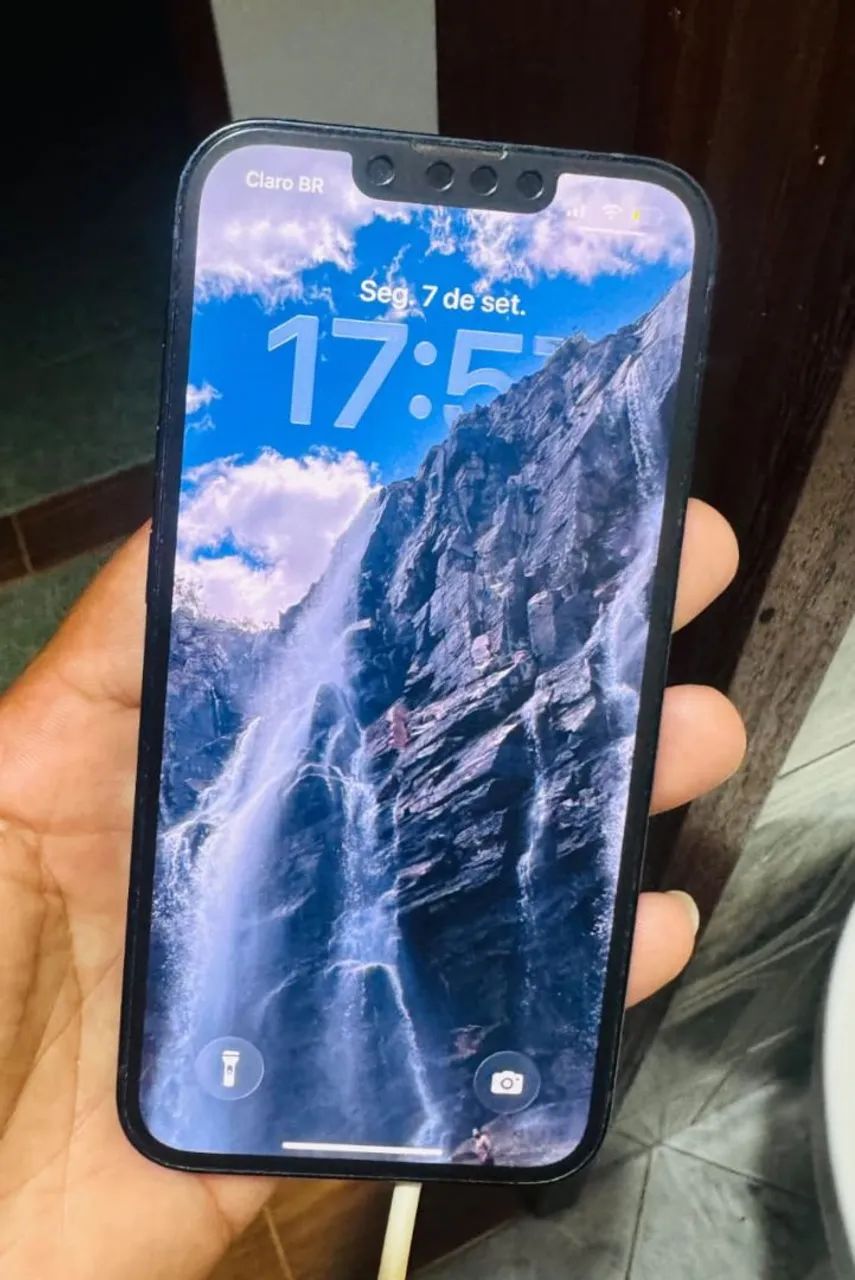iPhone 13 