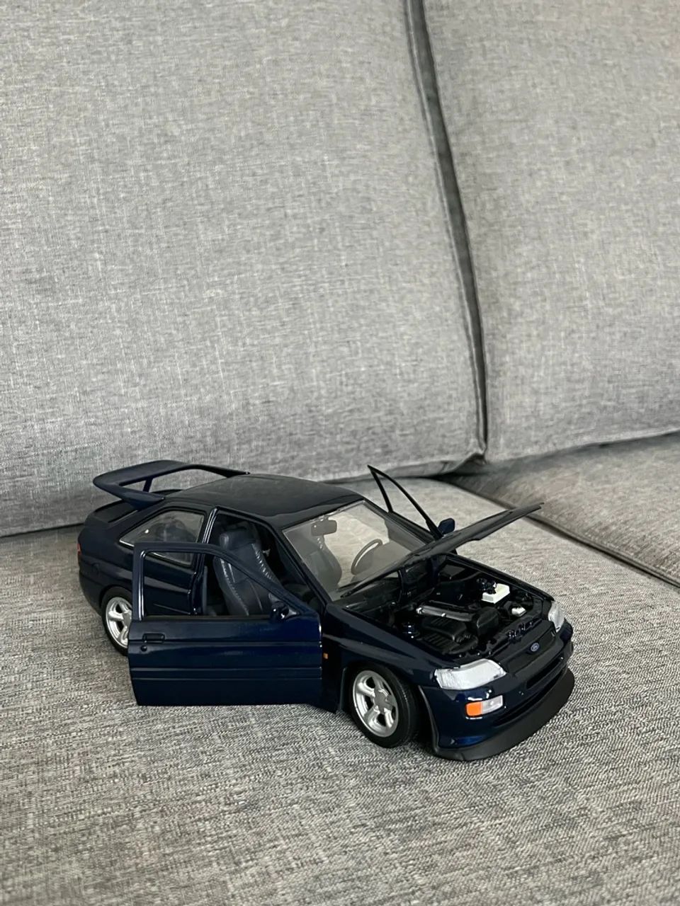 Miniatura Ford Escort Rs 1/18 Ut Models