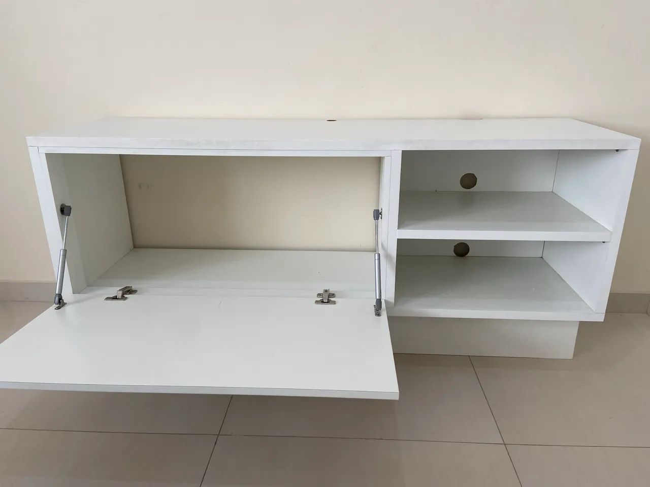Rack para TV Branco com Porta e 2 Nichos - Ótimo Estado - Foto 5