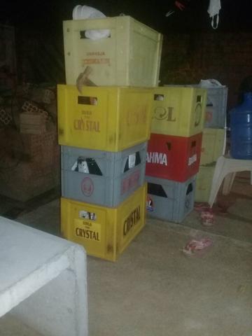 Vendo essas 12 grades de cerveja cada uma por 10 reais