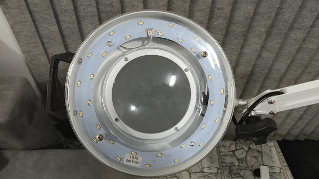 Lupa Articulada e Luminária de LED com Tripé e Bandeja - Estek - Foto 3