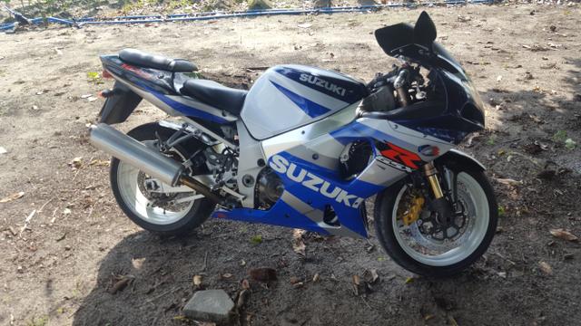 Vendo ou troco por carro moto GSX 1000R ano 2002 com pouco mas de 39mil rodado - Foto 3