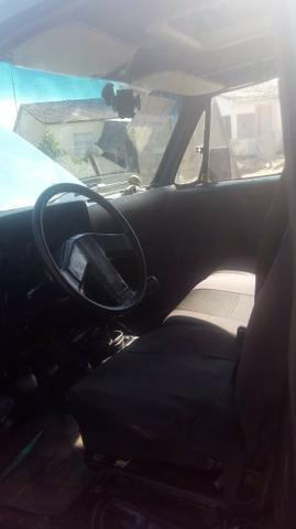 Chevrolet D-20 Custom com carroceria de madeira - Foto 4