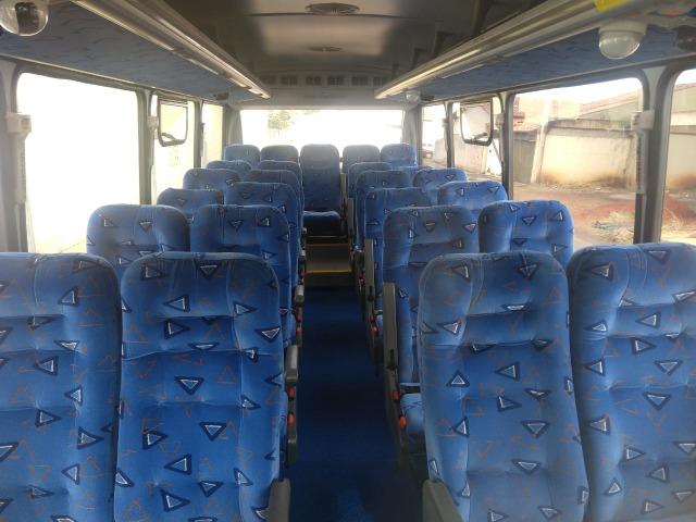 Vendo ou troco micro ônibus - Foto 5