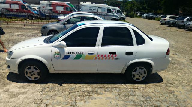 Táxi Classic LS 1.0 Ano 2016 - Foto 4