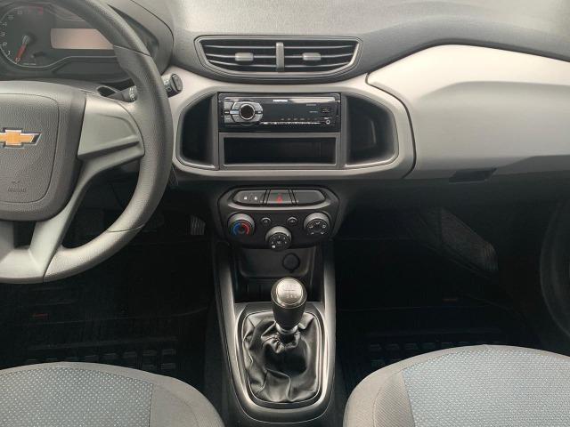 Onix 1.0 Joy 2017 - Apenas 45.000 km - Impecável - Leia texto - Foto 8