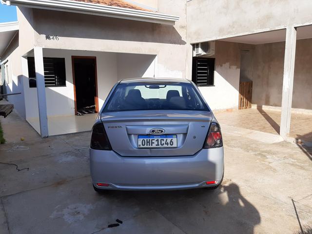 Vendo ou troco Fiesta Sedan 1.6, a vista dou um desconto - Foto 6