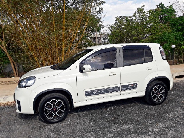 UNO SPORTING 1.4 AUTOMÁTICO