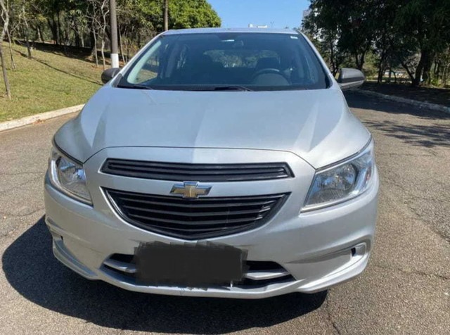 ESTOU VENDENDO EXCELENTE AUTOMÓVEL EM MONTES CLAROS  MG 