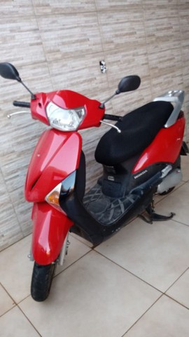 VENDO MOTO 2015