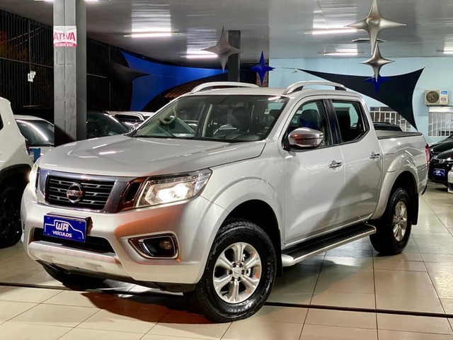 NISSAN FRONTIER LEATX4