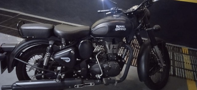 ROYAL ENFIELD CLASSIC STEALTH BLACK