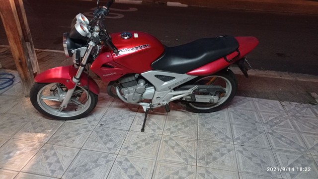 MOTO TWISTER, ANO 2003