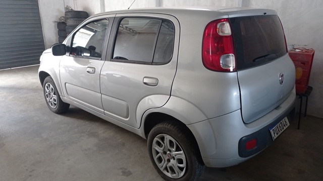 VENDO UNO 2015 CARRO