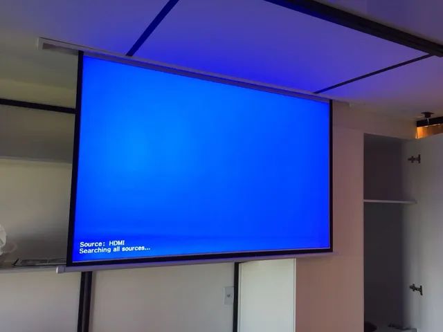 Instalação de tela e projetor  - Foto 4