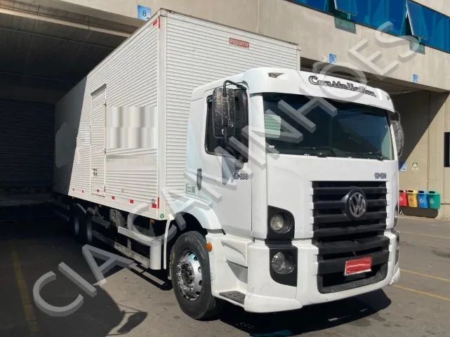 VW 15-180 6X2 ANO 2009 BAU 8,5M