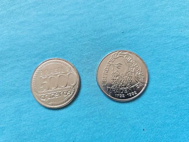 Moeda antiga 5000 cruzeiros bicentenário Tiradentes colecao