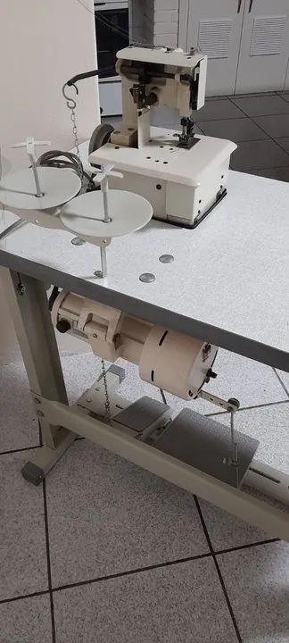Máquina de costura galoneira Bracob BC 2600 2 branca 220V - Foto 6