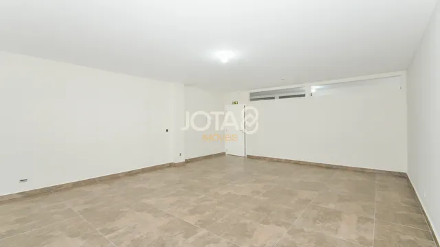 SALA COMERCIAL NA AVENIDA PARANÁ - J8 Sala comercial na Avenida Paraná - J8