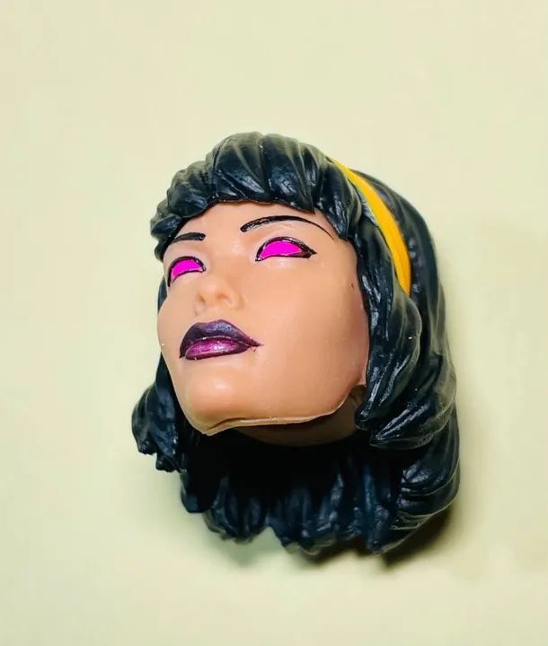 Marvel Legends - cabeça da Karma dos Novos Mutantes - altura 2 cm - X-Men - Foto 2
