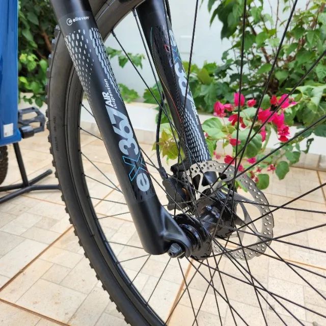 Bicicleta MTB Absolute Nero 4 - Shimano 16V - Freio Hidráulico - Susp a ar - Tam 17 - Foto 4