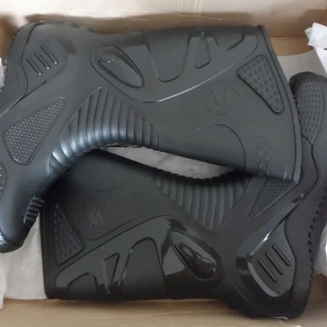 Bota Em Pvc Cano Médio Com Forro - Foto 2