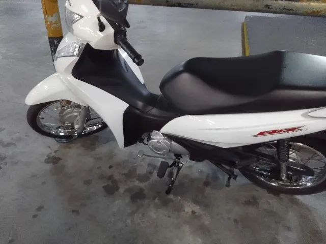 Moto biz 110i branca 2022.    12.500,00