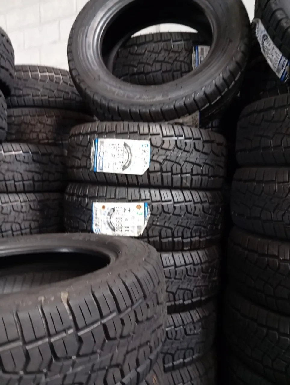 Adquira agora os pneu remold, com qualidade, segurança e preço que cabe no bolso a 260,00