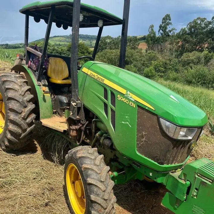Trator John Deere 5060 EN