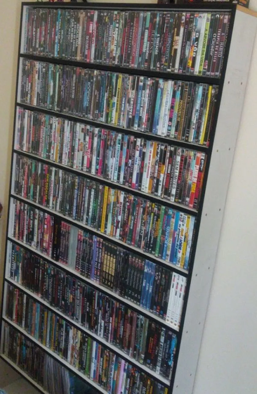 Coleção de DVDs - Diversos Gêneros