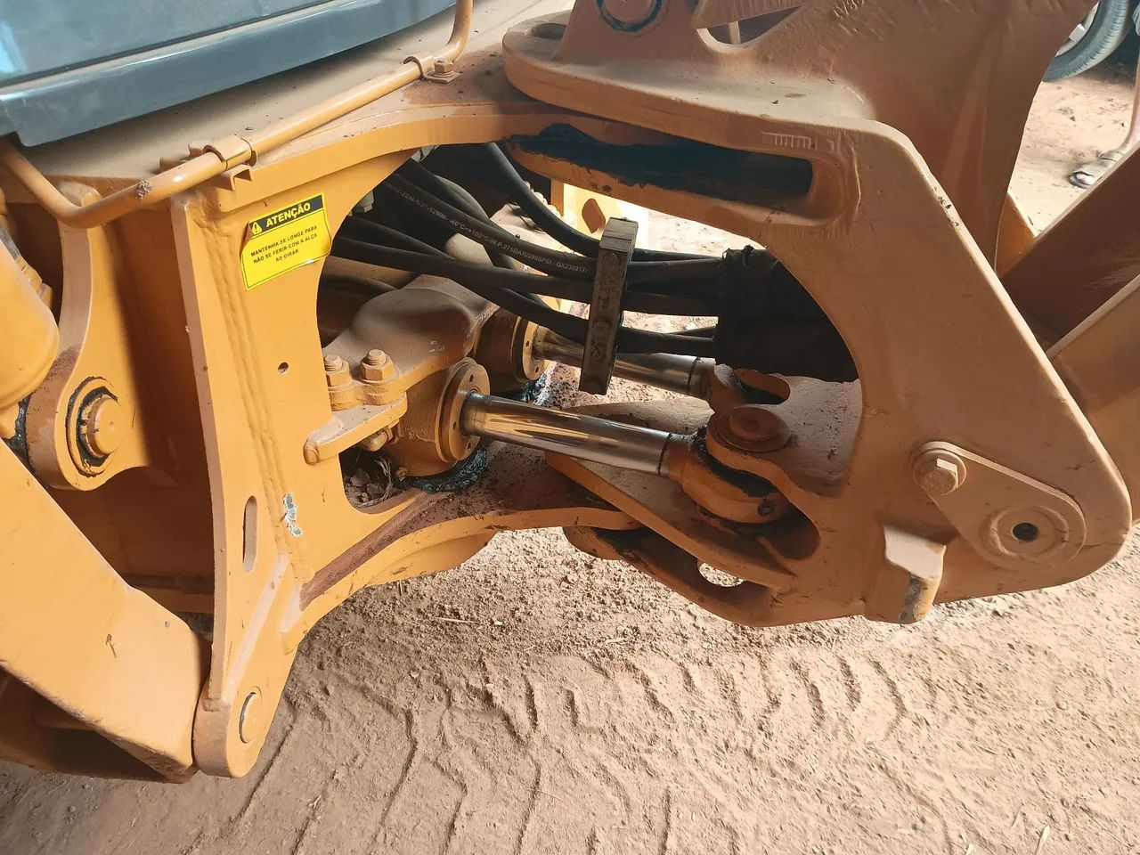 Retroescavadeira Case 580L - Máquina Potente e Confiável - Foto 6