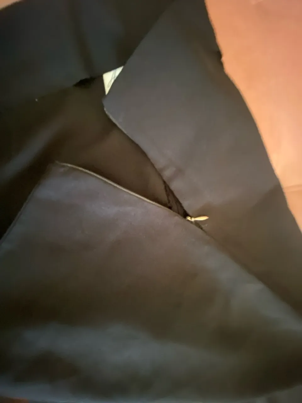 Casaco preto elegante com detalhes