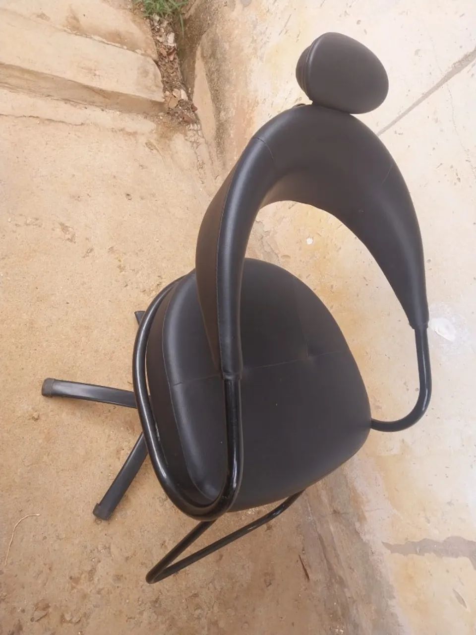 Cadeira de salão, retirada no local. - Foto 2