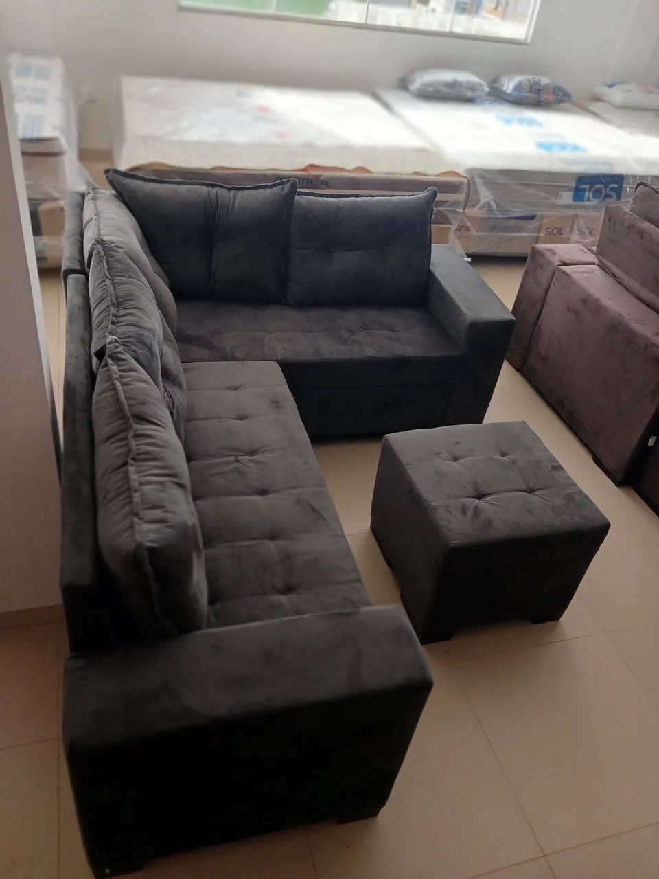 Sofá de canto cinza com puff - Novo  - Foto 3