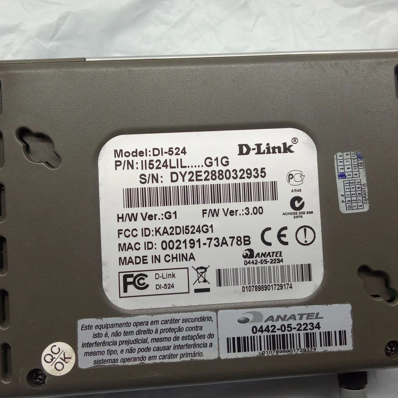 Roteador dlink.. funciona perfeito..não pega 5ghz