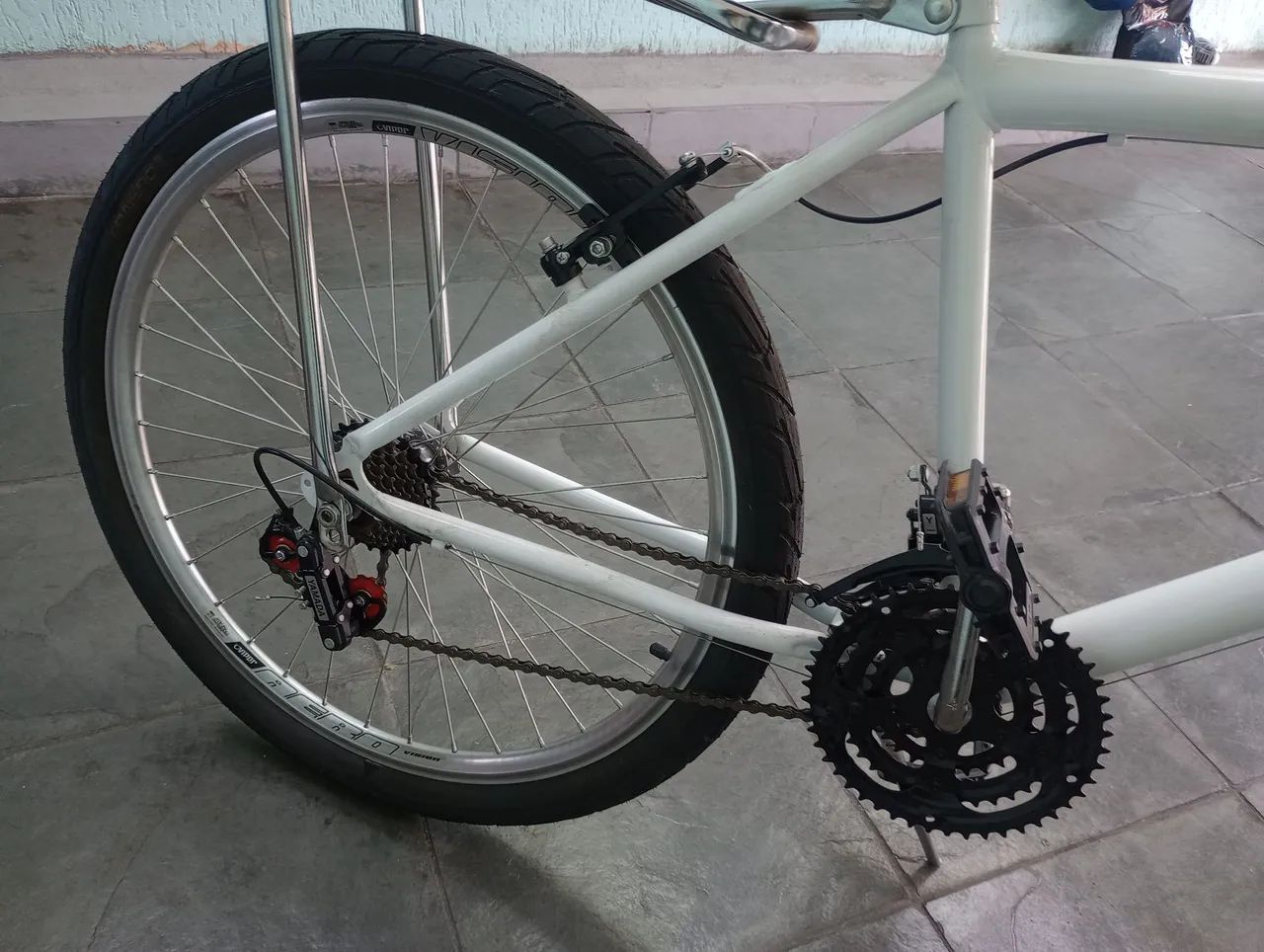 Bicicleta branca aro 26 - Foto 3