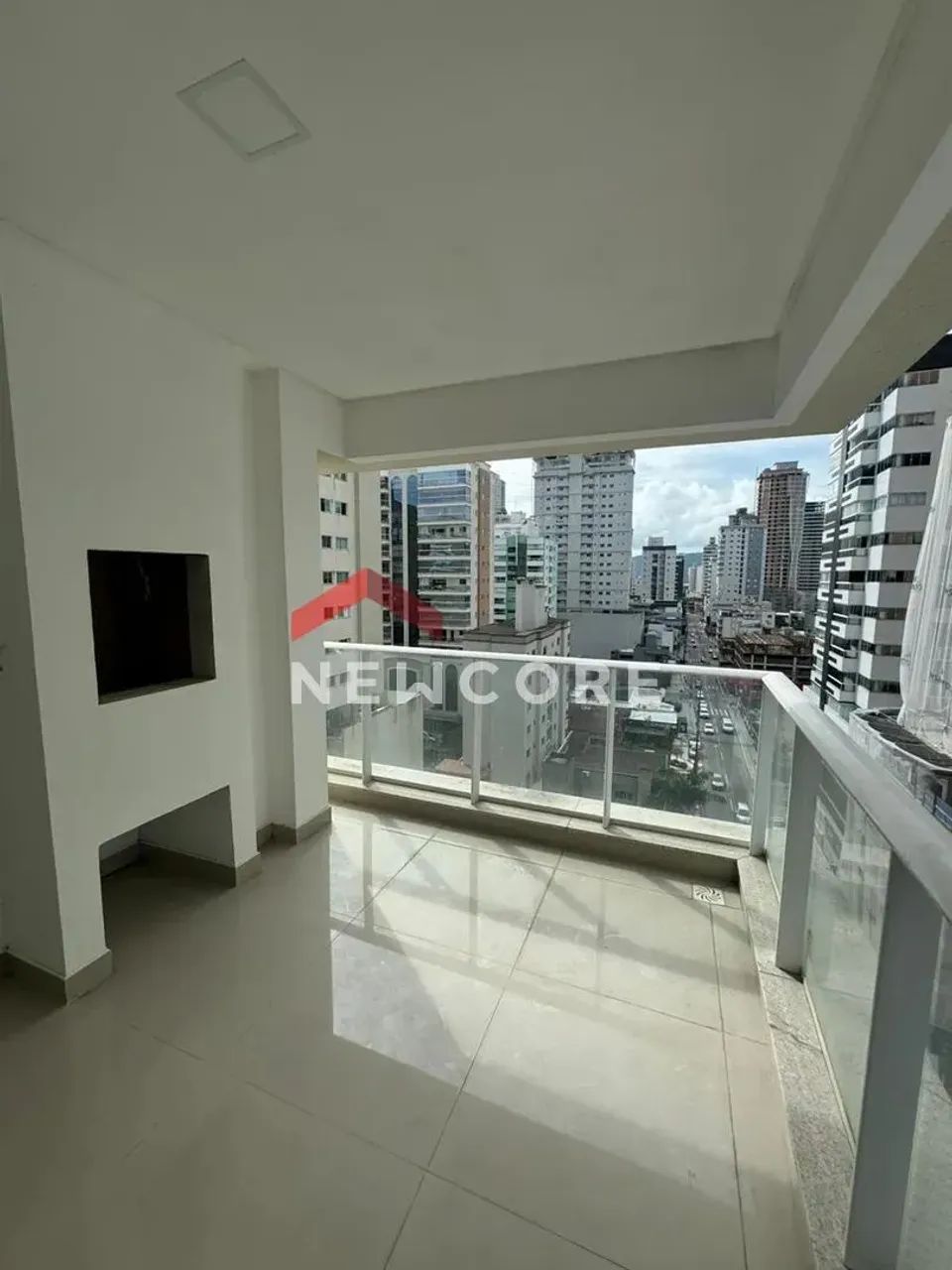 Apartamento em 2ª Avenida - Meia Praia - Itapema/SC