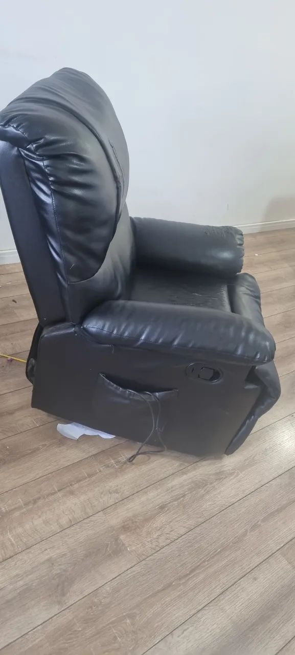 Poltrona Reclinável em Couro sintético  Vibratória  - Conforto e Relaxamento - Foto 4