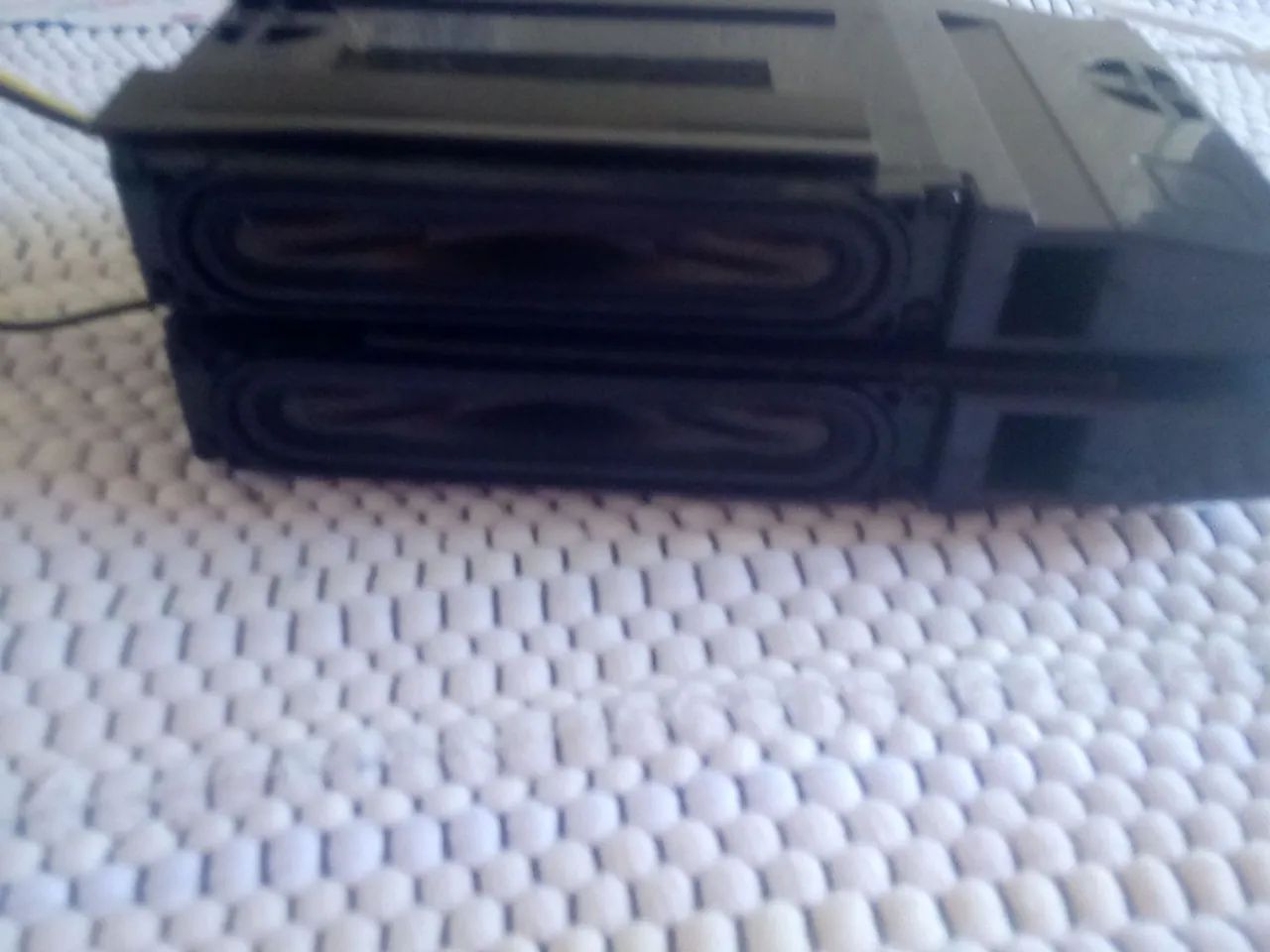 Alto falante originais da TV Samsung LT 28 D 310 LH ( com os cabos )  - Foto 3