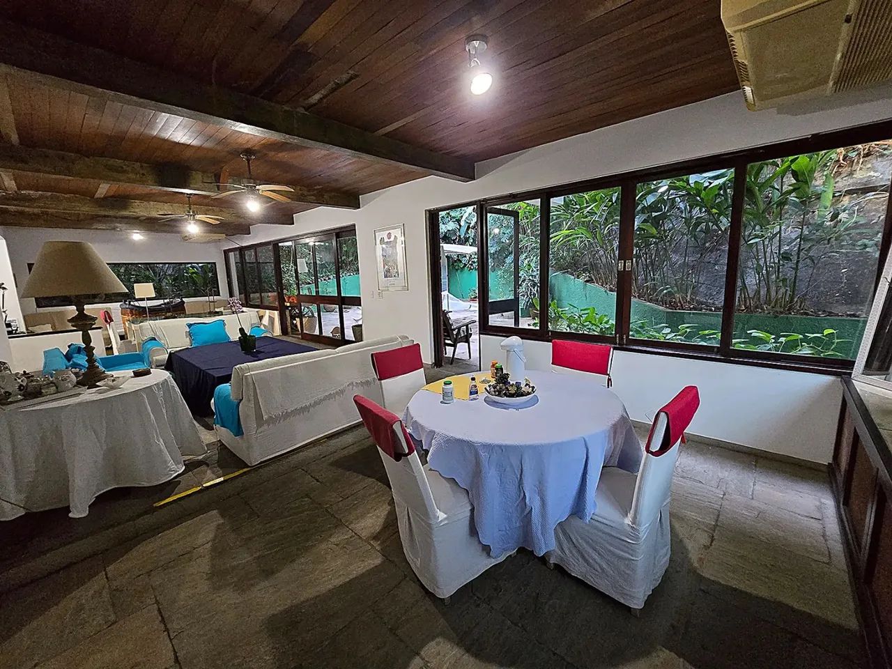 Casa para venda ou aluguel no Cosme Velho em rua com guarita e com 519 m2! - Foto 2