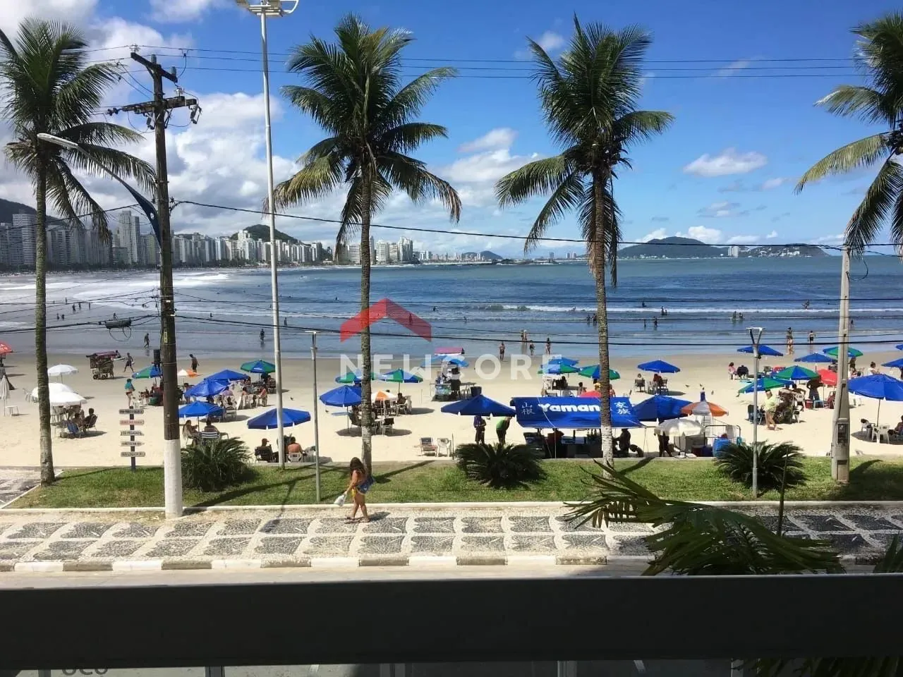 Apartamento em Avenida General Monteiro de Barros - Vila Luis Antônio - Guarujá/SP