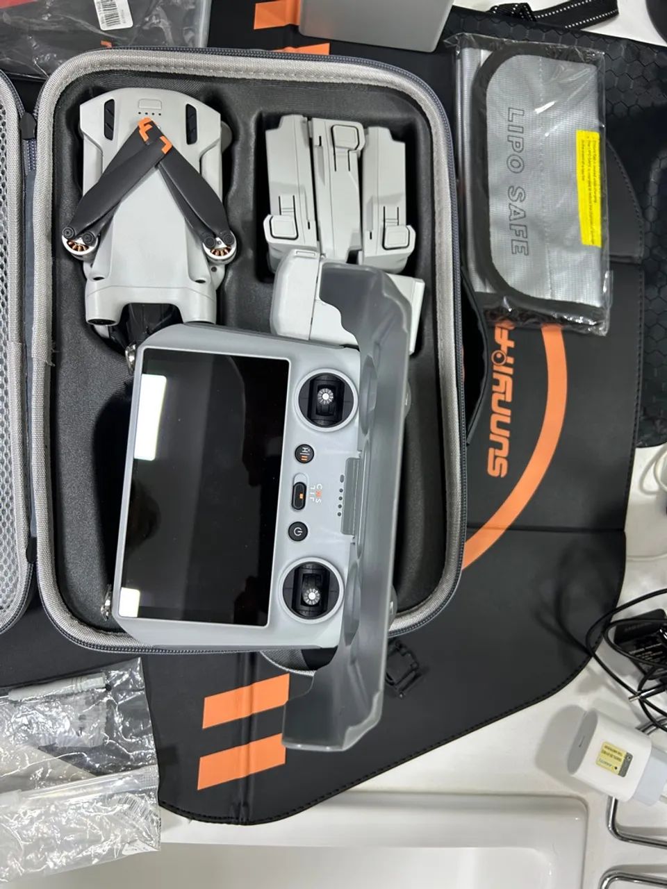 Promotion! Excellent Mini 3 Pro, with two controllers and various accessories!64313442814081120