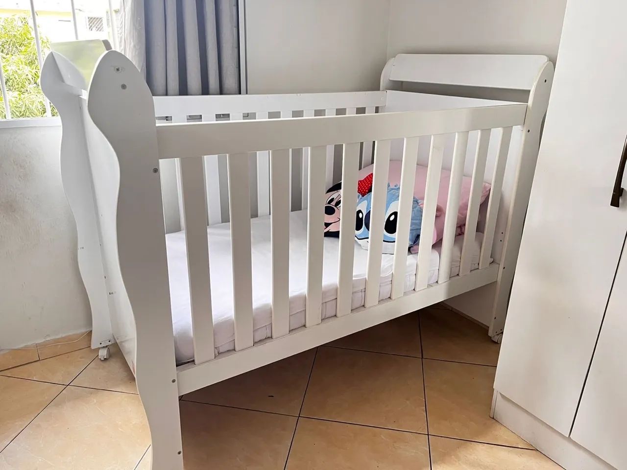 Berço de bebê branco em ótimo estado - Foto 2