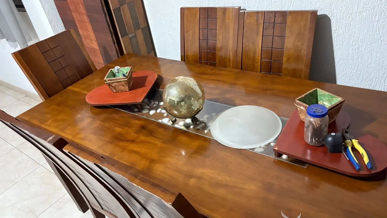 Mesa de Jantar em Madeira Maciça - Foto 3