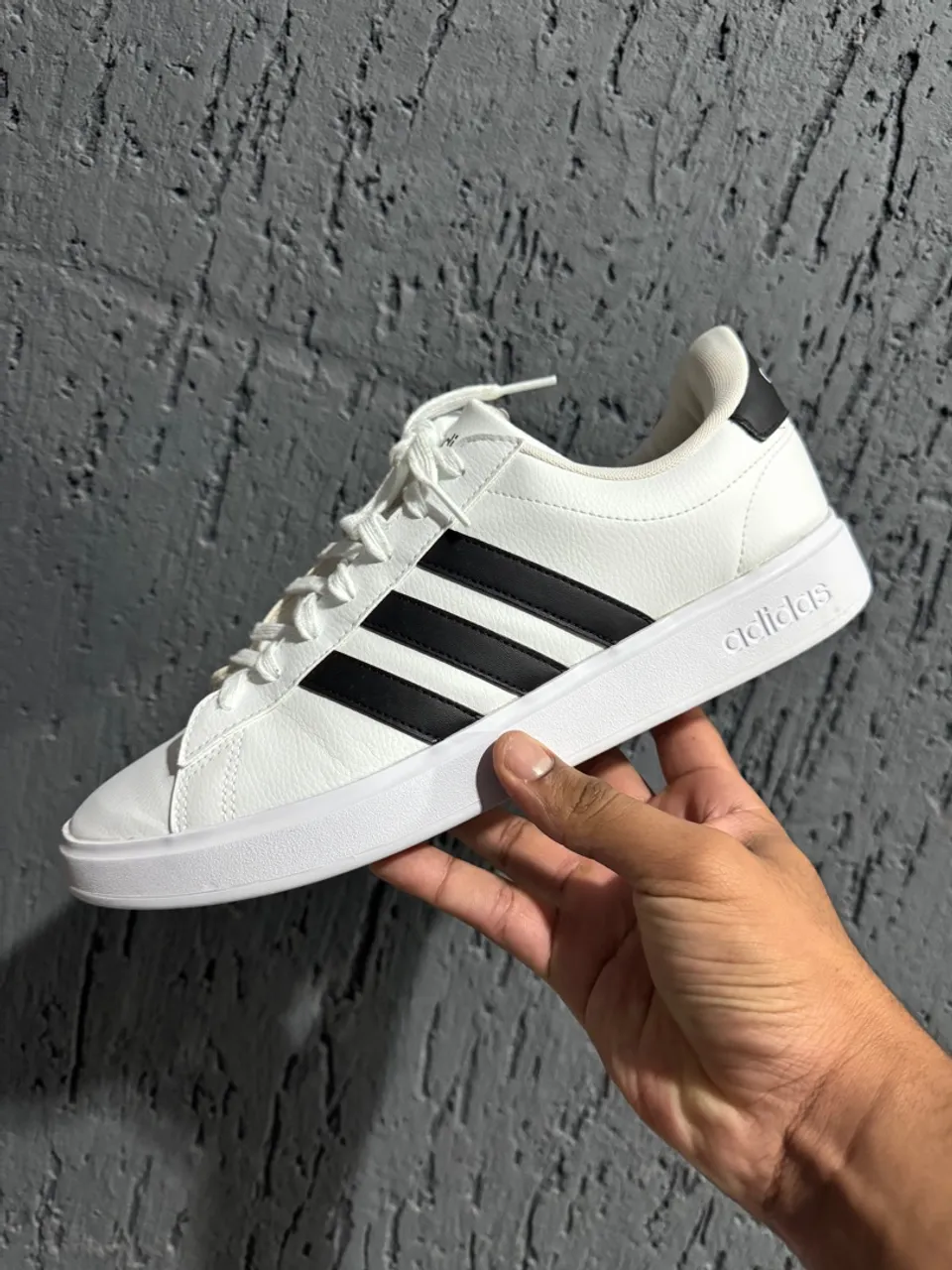 Tenis Adidas TAM 43