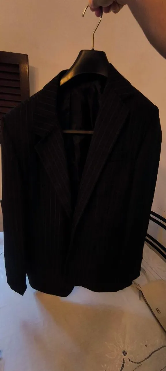 Paletó preto risca de giz